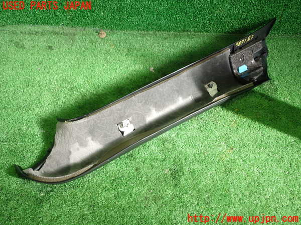 1UPJ-9238717655]ポルシェ・ボクスター(98623)右フロントピラートリム 中古_5