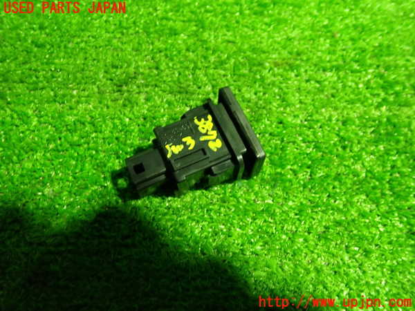 1UPJ-9238726308]ヴォクシー(ノア)(ZRR80G)スイッチ3(アイドリングストップOFF) 中古_3