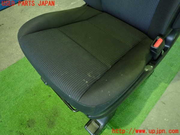 1UPJ-9238727035]ヴォクシー(ノア)(ZRR80G)運転席シート 中古_3