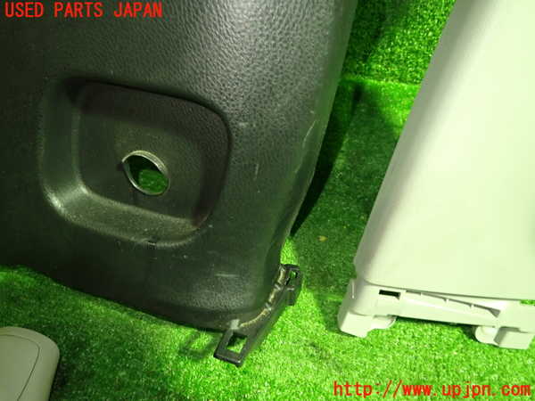 1UPJ-9238727665]ヴォクシー(ノア)(ZRR80G)右センターピラートリム 中古_2