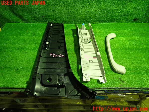 1UPJ-9238727665]ヴォクシー(ノア)(ZRR80G)右センターピラートリム 中古_3