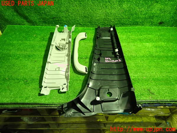 1UPJ-9238727670]ヴォクシー(ノア)(ZRR80G)左センターピラートリム 中古_4