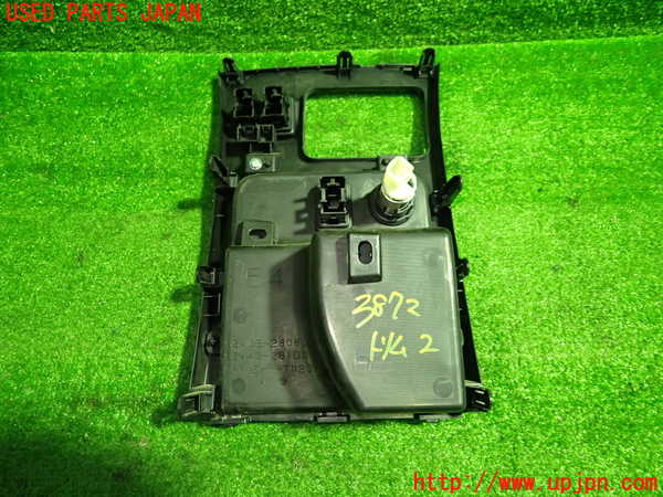 1UPJ-9238727692]ヴォクシー(ノア)(ZRR80G)内装トリム類2 中古_3