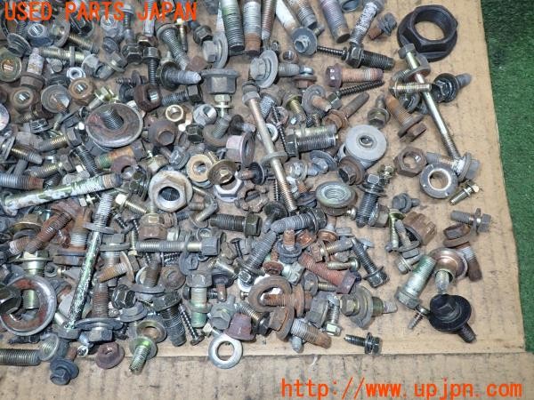 3UPJ=9238740720]ハイラックスサーフ SSR-X(RZN185W)後期 ネジ・ナット・ステー類 セット ジャンク_3