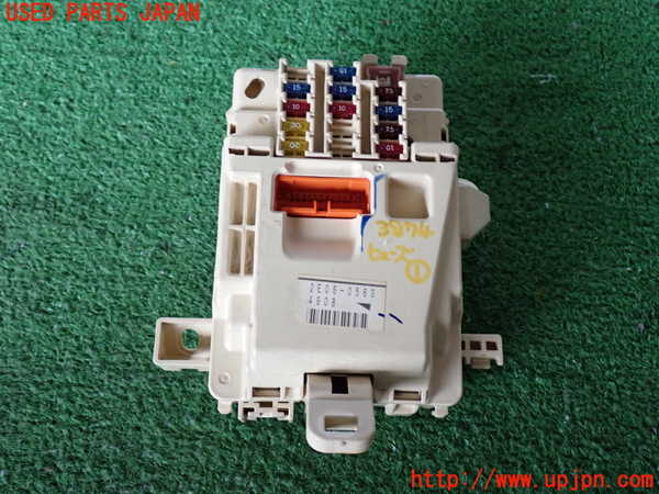 2UPJ-9238746741]ハイラックスサーフ(RZN185W)ヒューズボックス1 中古_2