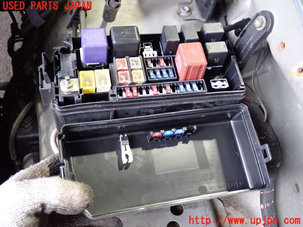 2UPJ-9238746742]ハイラックスサーフ(RZN185W)ヒューズボックス2 中古_2