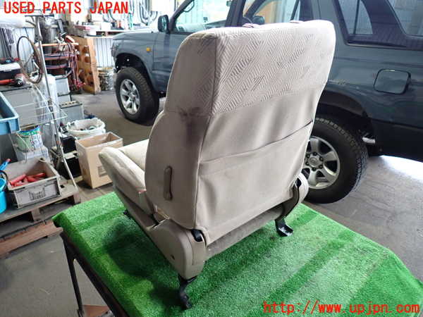 2UPJ-9238747035]ハイラックスサーフ(RZN185W)運転席シート 中古_4