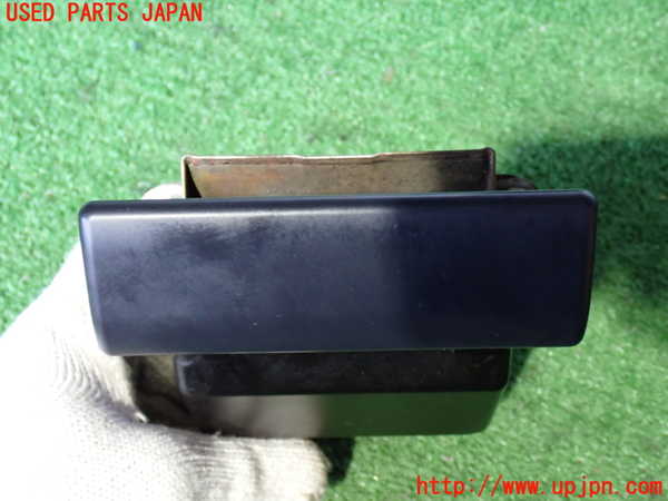 2UPJ-9238747821]ハイラックスサーフ(RZN185W)灰皿1 中古_2