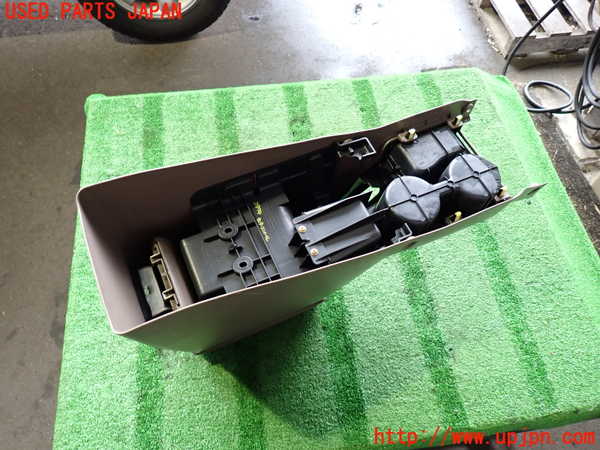 2UPJ-9238747540]ハイラックスサーフ(RZN185W)センターコンソール 中古_5