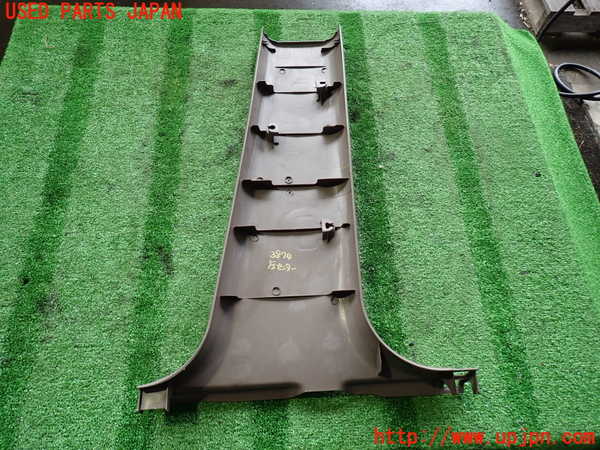 2UPJ-9238747670]ハイラックスサーフ(RZN185W)左センターピラートリム 中古_2