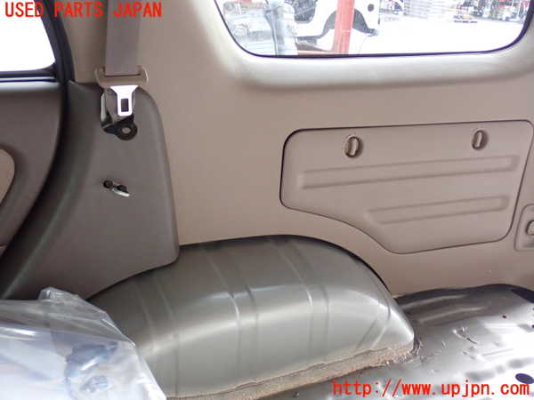 2UPJ-9238747675]ハイラックスサーフ(RZN185W)右リアピラートリム (ジャンク品) 中古_3