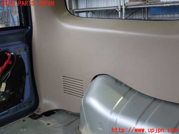 2UPJ-9238747680]ハイラックスサーフ(RZN185W)左リアピラートリム 中古_4