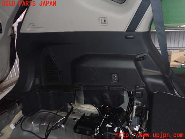 2UPJ-9238757680]エクストレイル ハイブリッド(HNT32)左リアピラートリム 中古_3