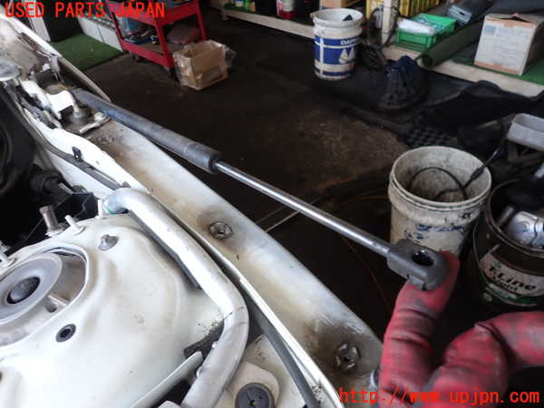 2UPJ-9238761068]ベンツ E220 d(BlueTEC) ステーションワゴン S212(212201C)ボンネットダンパー 中古_2