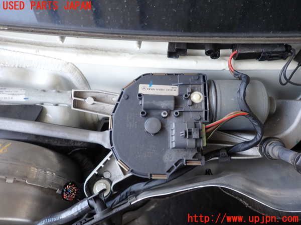 2UPJ-9238766770]ベンツ E220 d(BlueTEC) ステーションワゴン S212(212201C)フロントワイパーモーター 中古_2