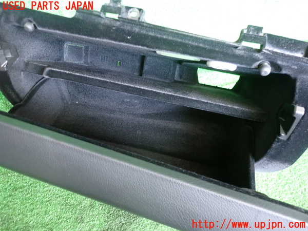 2UPJ-9238767516]ベンツ E220 d(BlueTEC) ステーションワゴン S212(212201C)グローブボックス1 中古_3