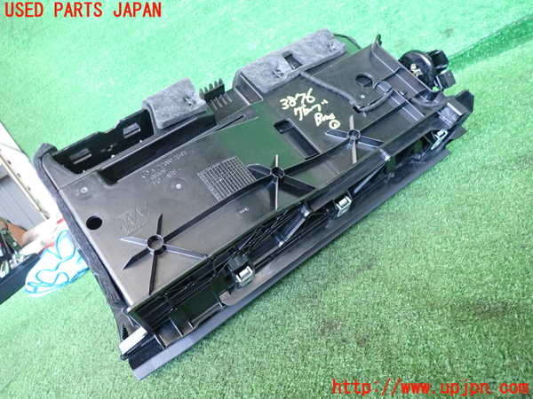 2UPJ-9238767516]ベンツ E220 d(BlueTEC) ステーションワゴン S212(212201C)グローブボックス1 中古_4