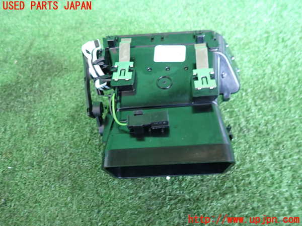 2UPJ-9238767527]ベンツ E220 d(BlueTEC) ステーションワゴン S212(212201C)エアコン吹き出し口2(右) 中古_2