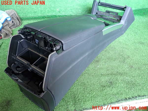 2UPJ-9238767540]ベンツ E220 d(BlueTEC) ステーションワゴン S212(212201C)センターコンソール 中古_2