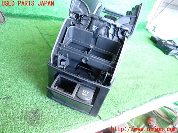 2UPJ-9238767540]ベンツ E220 d(BlueTEC) ステーションワゴン S212(212201C)センターコンソール 中古_5