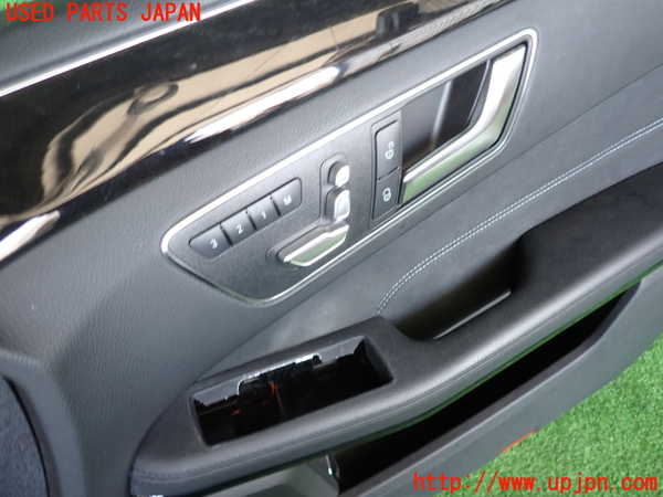 2UPJ-9238761234]ベンツ E220 d(BlueTEC) ステーションワゴン S212(212201C)右前ドア内張り 中古_2