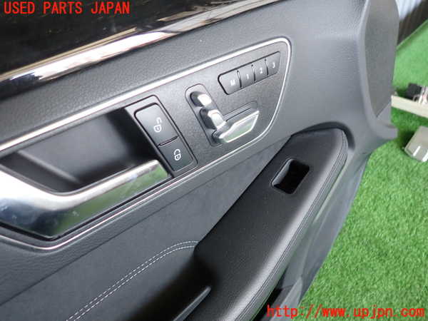 2UPJ-9238761264]ベンツ E220 d(BlueTEC) ステーションワゴン S212(212201C)左前ドア内張り 中古_2