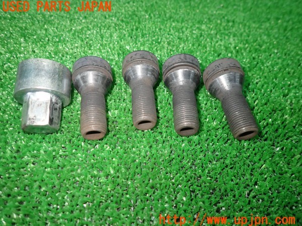 3UPJ=9238770968]BMW ミニ(MINI)クーパー(XR15MW F56)純正 36132453960 ホイールロックボルト 中古_3