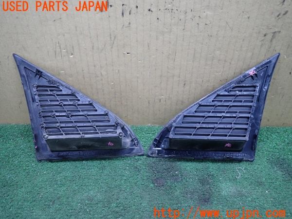 3UPJ=9238790013]MR2 GT-S Tバールーフ(SW20 4型)純正 62905-17020 62906-17020 クォーターベンチレーションルーバー ウィンドウパネル 中古_2