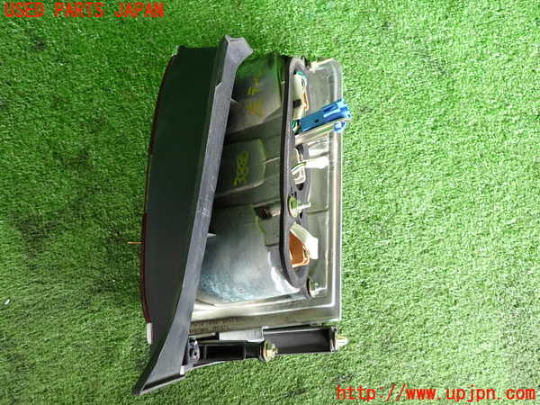 2UPJ-9238801536]クラウン エステート(JZS171W)左テールランプ 中古_2