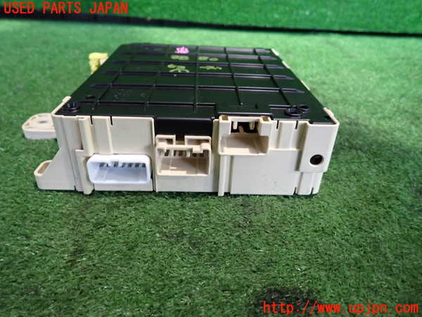 2UPJ-9238806741]クラウン エステート(JZS171W)ヒューズボックス1(室内運転席側) 中古_2