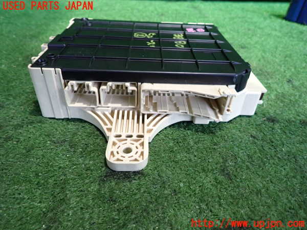 2UPJ-9238806742]クラウン エステート(JZS171W)ヒューズボックス2(室内助手席側) 中古_3