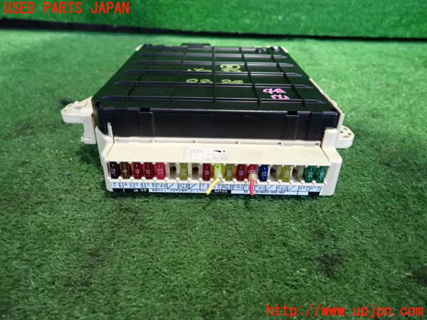 2UPJ-9238806742]クラウン エステート(JZS171W)ヒューズボックス2(室内助手席側) 中古_4