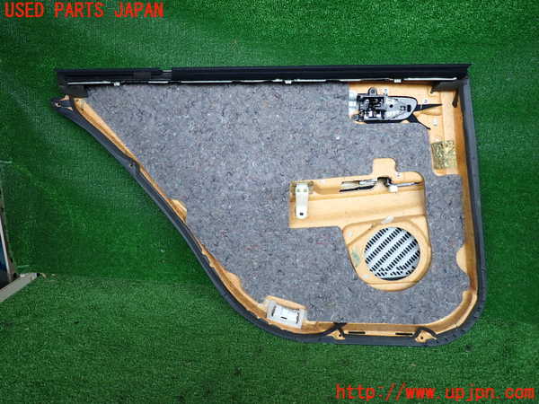 2UPJ-9238801294]クラウン エステート(JZS171W)右後ドア内張り 中古_2