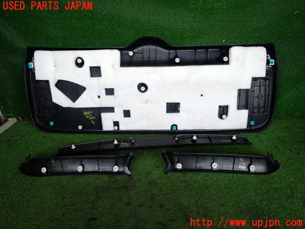 2UPJ-9238801578]クラウン エステート(JZS171W)バックドア内張り 中古_4