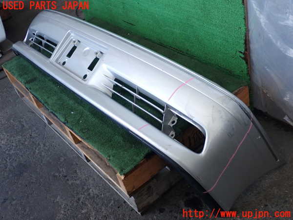 2UPJ-9238821010]クラウン エステート(JZS175W)フロントバンパー 中古_3