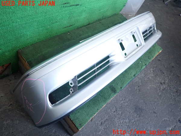 2UPJ-9238821010]クラウン エステート(JZS175W)フロントバンパー 中古_4