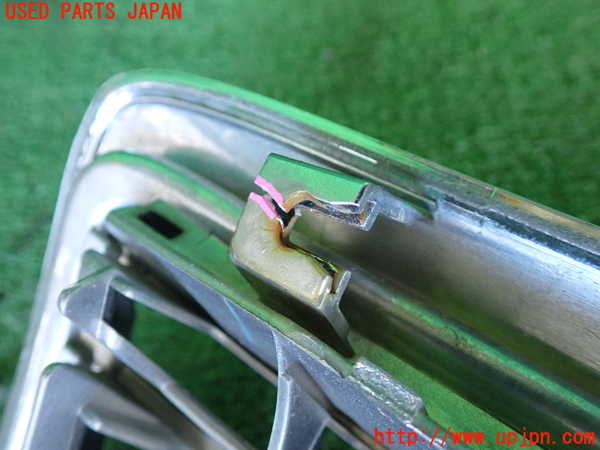 2UPJ-9238821050]クラウン エステート(JZS175W)ラジエターグリル 中古_3