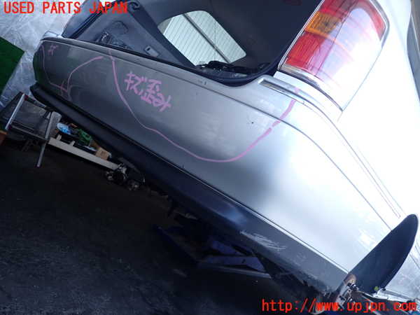 2UPJ-9238821610]クラウン エステート(JZS175W)リアバンパー 中古_2