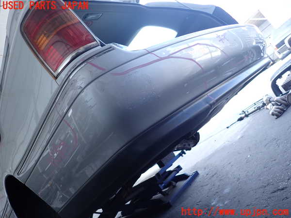 2UPJ-9238821610]クラウン エステート(JZS175W)リアバンパー 中古_4