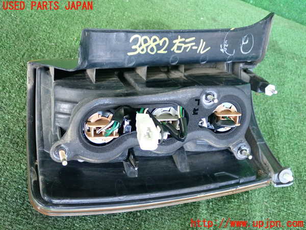 2UPJ-9238821530]クラウン エステート(JZS175W)右テールランプ 中古_2