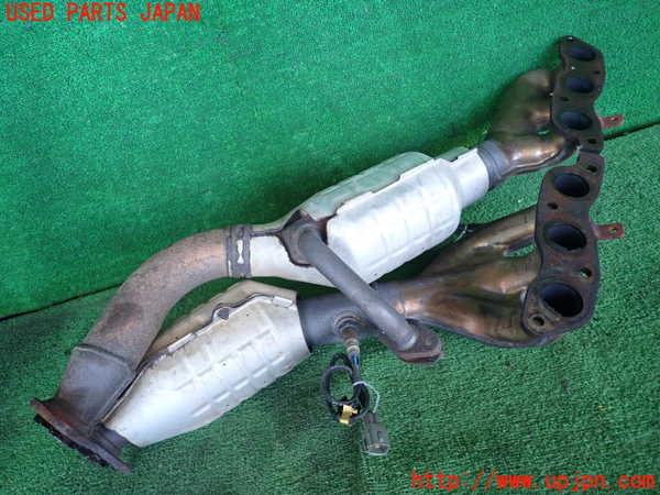 2UPJ-9238822041]クラウン エステート(JZS175W)エキマニ1 (触媒 マニバーター) 中古_2
