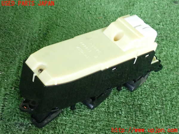 2UPJ-9238826240]クラウン エステート(JZS175W)右前パワーウィンドウスイッチ 中古_2