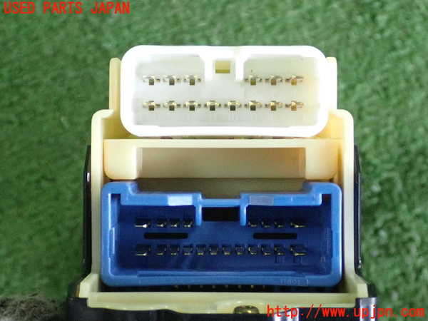 2UPJ-9238826240]クラウン エステート(JZS175W)右前パワーウィンドウスイッチ 中古_4