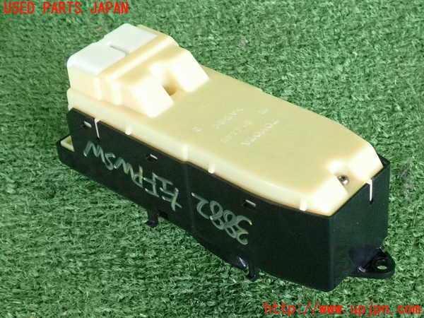 2UPJ-9238826245]クラウン エステート(JZS175W)左前パワーウィンドウスイッチ 中古_2