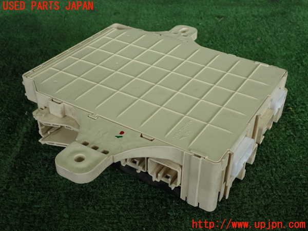 2UPJ-9238826742]クラウン エステート(JZS175W)ヒューズボックス2 中古_2