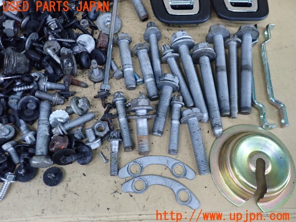 3UPJ=9238830720]BMW 525i ツーリング Mスポーツ(PU25 E61)後期 LCI ネジ・ナット・ステー類 セット ジャンク_4