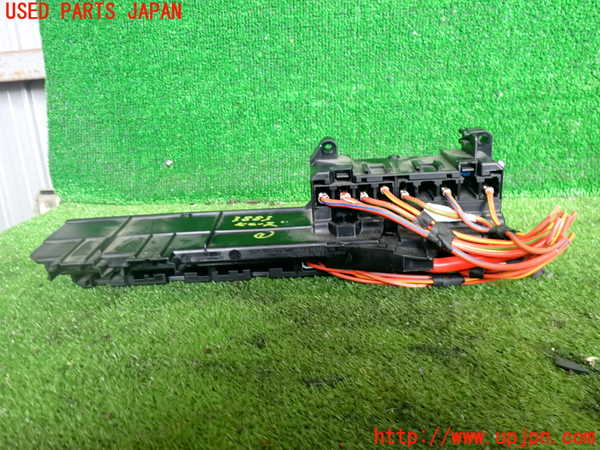 2UPJ-9238836741]BMW 525i ツーリング(PU25)(E61)ヒューズボックス1 中古_2