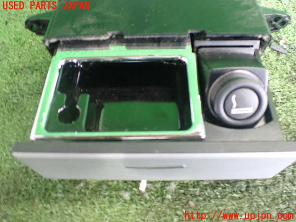 2UPJ-9238837821]BMW 525i ツーリング(PU25)(E61)灰皿1 中古_2