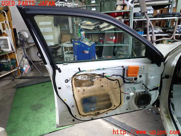 2UPJ-9238841260]クラウン ロイヤル(GRS180)左前ドア 中古 NSG M5O5_4