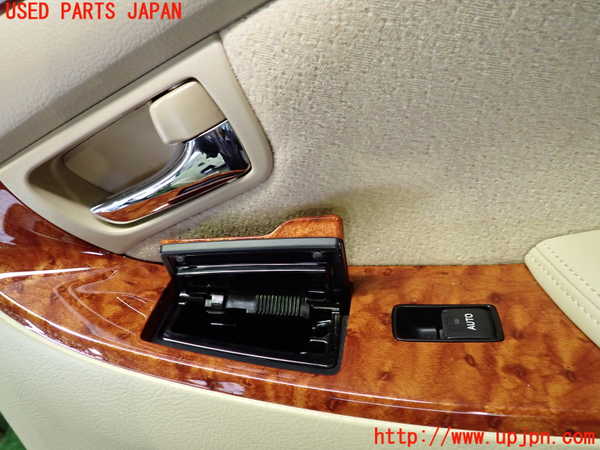 2UPJ-9238841294]クラウン ロイヤル(GRS180)右後ドア内張り 中古_2